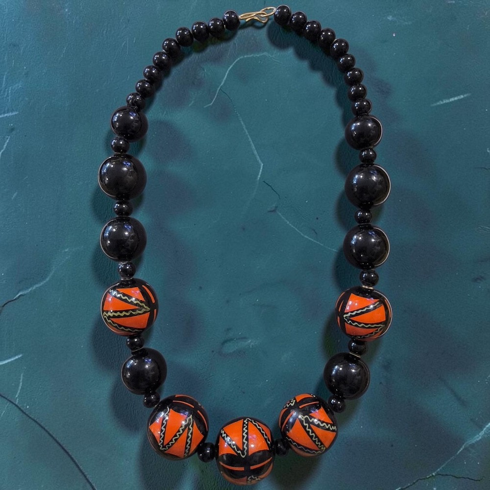 Vintage Hawaiian Kukui Nut Lei Necklace Hand Painted Black Poppy Red/Orange